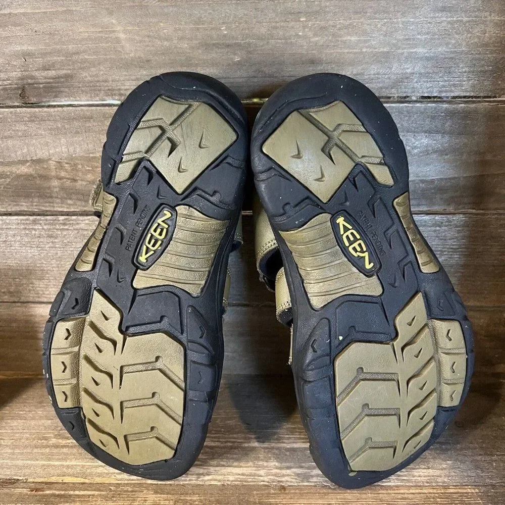 Childrens Big Kids Keen Newport H2 Waterproof Olive Green Shoes Sandals Size 4 Y